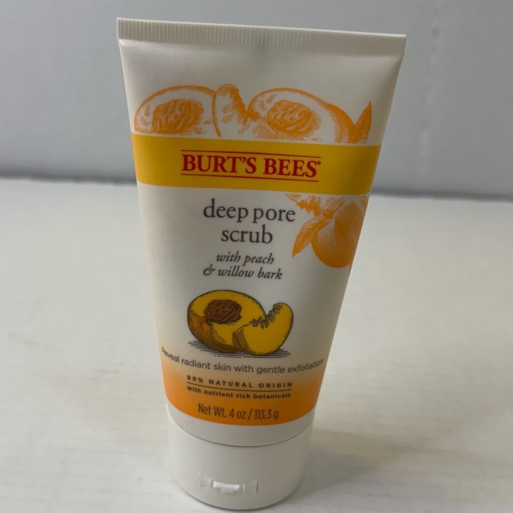 Burt's Bees Deep Cleansing Pore Scrub with Peach and Willow Bark, 4 Ounces